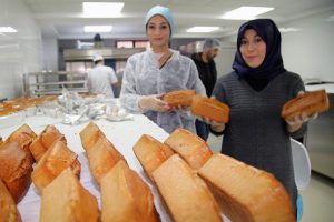 G&uuml;neydoğulu &ccedil;&ouml;lyak hastalarının ekmeği Şanlıurfa'dan