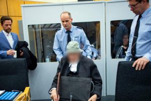 94 yaşındaki Nazi muhafızı yargılanıyor