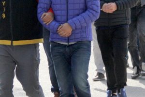 Başkasının yerine KPSS'ye girmeye &ccedil;alışan 13 kişi tutuklandı
