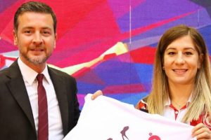 Yasemin Adar, gen&ccedil; sporcularla buluştu