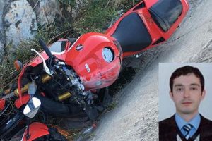 Motosikletiyle kaza yapan &ouml;ğretmen &ouml;ld&uuml;