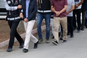 İzmir'de izinsiz eyleme 63 gözaltı