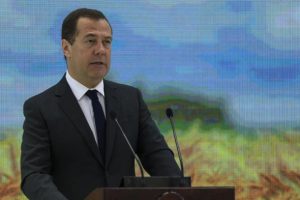 Medvedev: ABD veya İsrail İran'a karşı kanıt sunamadı