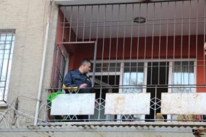 Evden gelen k&ouml;t&uuml; koku paniğe neden oldu