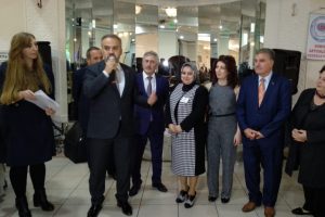 Bursa'da Artvinliler sertifikalarını Başkan Aktaş'tan aldı