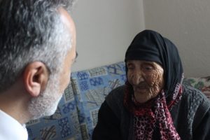 Bursa'da Aile Müdürü yaşlı kadının 118 yaşında olduğunu öğrenince...