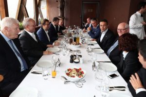 Fenerbahçe ile Anderlecht yöneticileri yemekte buluştu