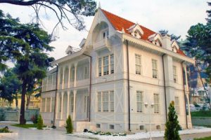 Bursa'da anaokulu öğrencileri Atatürk Evi Müzesi'ni ziyaret etti