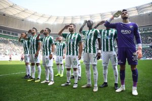 Bursasporlu futbolcular Afrin şehidini unutmadı