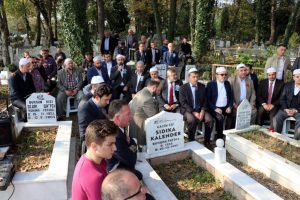 Şehit Kaymakam Safit&uuml;rk kabri başında dualarla anıldı