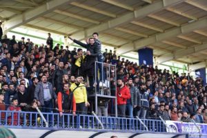 Futbol sahası savaş alanına d&ouml;nd&uuml;