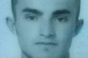 Tarlada devrilen trakt&ouml;r&uuml;n s&uuml;r&uuml;c&uuml;s&uuml; hayatını kaybetti