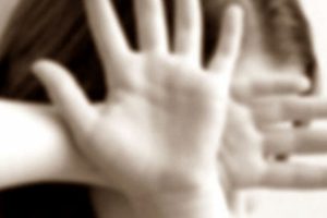 '&Ccedil;ocuğun g&ouml;ğ&uuml;sleri yok, şehvet uyandıramaz' denildi, tacizci &ouml;z amca beraat etti