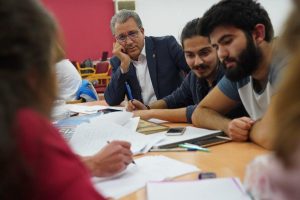 Rekt&ouml;rden k&uuml;t&uuml;phanede sabahlayan &ouml;ğrencilere ziyaret
