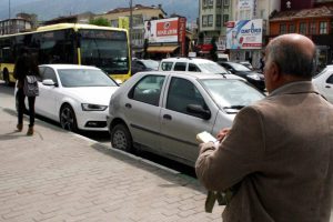 Bursa'da fahri trafik m&uuml;fettişleri ceza yağdırdı