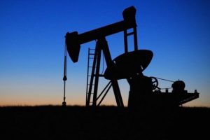 Petrol&uuml;n varil fiyatı 71,45 dolar