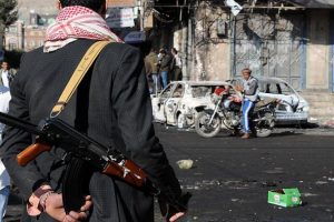 Yemen ordusu Hudeyde'de ilerliyor