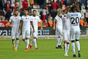 Akhisarspor, deplasmanda ilk galibiyetini aldı