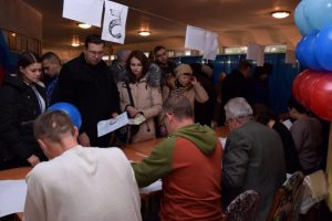 Donetsk ve Luhansk'ta se&ccedil;imler tamamlandı