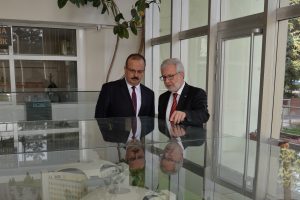 Vali Canbolat'tan Bursa Uludağ &Uuml;niversitesi'ne ziyaret