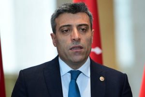 &Ouml;zt&uuml;rk Yılmaz: 'Arap&ccedil;a ezan okunmasın' demedim
