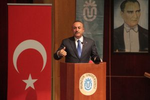 &Ccedil;avuşoğlu'ndan Batı'nın m&uuml;lteci politikasına eleştiri