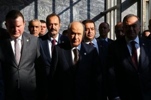 AK Partili vekil: Bah&ccedil;eli'nin yumuşak muhalefeti bizden oy kopartıyor