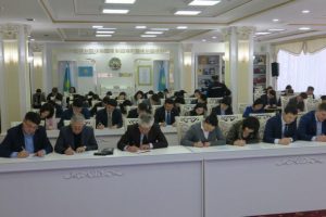 Kazakistan'da 1,5 milyon kişi ilk kez Latin alfabesinde yazdı