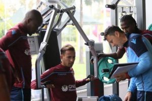 Trabzonspor, Fenerbah&ccedil;e ma&ccedil;ına basına kapalı &ccedil;alışıyor