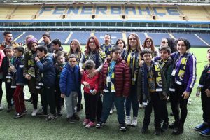 Fenerbah&ccedil;e otizmli ve down sendromlu &ouml;ğrencileri ağırladı