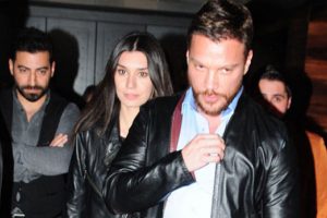 Sinan Ak&ccedil;ıl ve Burcu Kıratlı aşk yaşıyor