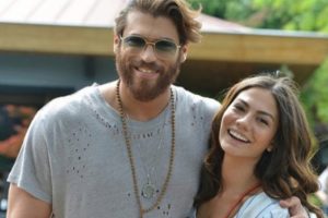 Demet &Ouml;zdemir ve Can Yaman birlikte eğlendi