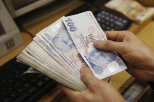 Bankacılık sekt&ouml;r&uuml;n&uuml;n kredi hacmi azaldı