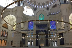 &Ccedil;amlıca Camii'nde ilk sela okundu