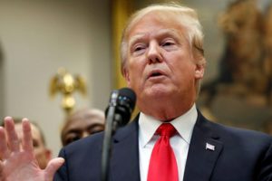 Trump, Twitter'dan yine bombaladı