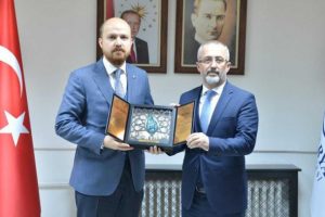 Bilal Erdoğan'dan SA&Uuml; Rekt&ouml;r&uuml; Prof. Dr. Savaşan'a ziyaret