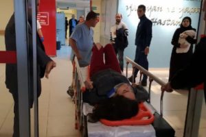 Bursa'da cam silen kadın, 3'üncü kattan düştü