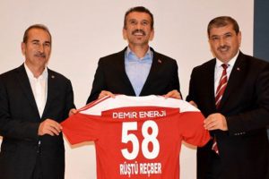 R&uuml;şt&uuml; Re&ccedil;ber: Galatasaray'dan teklif aldım