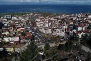 Tarihi k&ouml;pr&uuml;de yıkılma riski