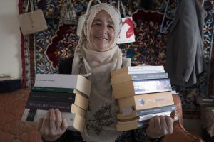 Şehir hayatına sığdıramadığı kitap aşkını k&ouml;y&uuml;ne taşıdı
