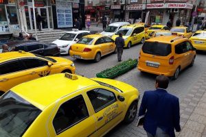 Taksicilerden yeni a&ccedil;ılacak durağa tepki