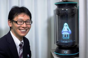 Hologramla evlenen Japon: Onunla g&uuml;l&uuml;msemeyi &ouml;ğrendim