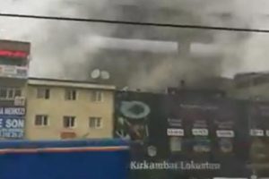 AVM'de yangın &ccedil;ıktı! &Ccedil;ok sayıda ekip sevk edildi