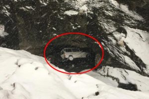 Akılalmaz kaza! Kimse g&ouml;zlerine inanamadı