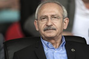 Kılı&ccedil;daroğlu'ndan okula ziyaret