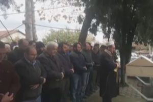 Bursa'da babasıyla aynı g&uuml;n silahlı saldırıya uğrayan gen&ccedil; toprağa verildi