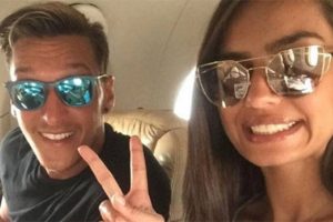 Amine G&uuml;lşe ve Mesut &Ouml;zil &uuml;&ccedil; ayrı &uuml;lkede d&uuml;ğ&uuml;n yapacak