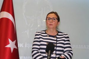 Pekcan: G&uuml;mr&uuml;k kapılarında modernleşmeye gidiyoruz