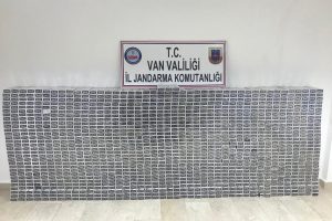 Van'da 12 bin 990 paket ka&ccedil;ak sigara ele ge&ccedil;irildi