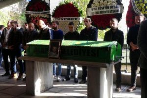 Ma&ccedil;ta kalp krizi ge&ccedil;iren amat&ouml;r futbolcu toprağa verildi